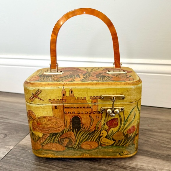 Carol Woodard Handbags - Vintage 1970s Wooden Box Purse Bag w/ Whimsical Mushroom Castle & Animals Design